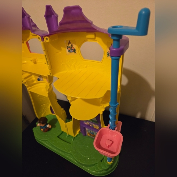 Little People Disney Princess Rapunzels Musical Tower With Prince Flynn - Picture 5 of 13